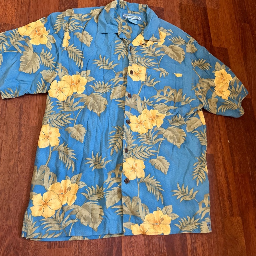 Bermuda Bay 100% Silk Men’s Medium Floral Beach Shirt Button Down Natural Blue